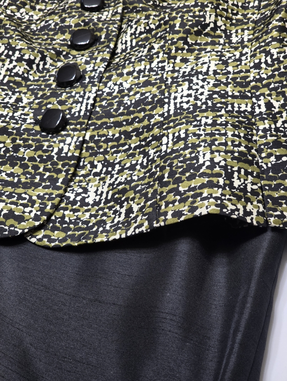 Le Suit Black and Olive Green Skirt & Blazer Size 10 - Picture 8 of 14